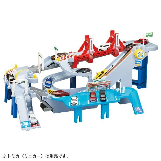  Tomica Highway busy drive playset with cars on ramps, bridges, and parking areas.